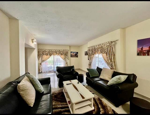 5 BEDROOM PROPERTY TO RENT IN WOODMEAD